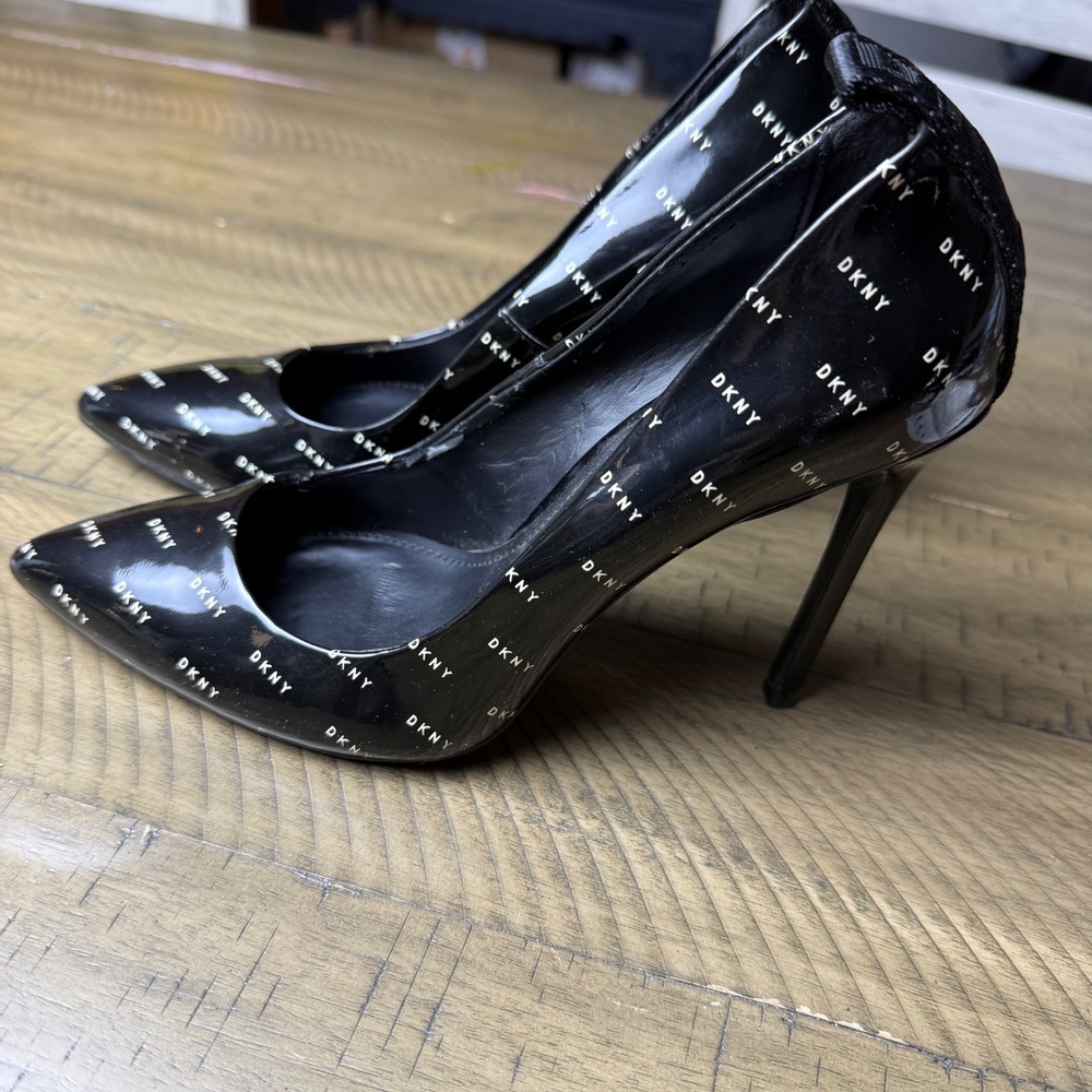 DKNY REEMA Black Patent‎ Leather All Over Logo Stiletto Heels Pumps Women Sz 6.5